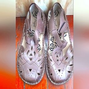 Propet brown sandal size 11